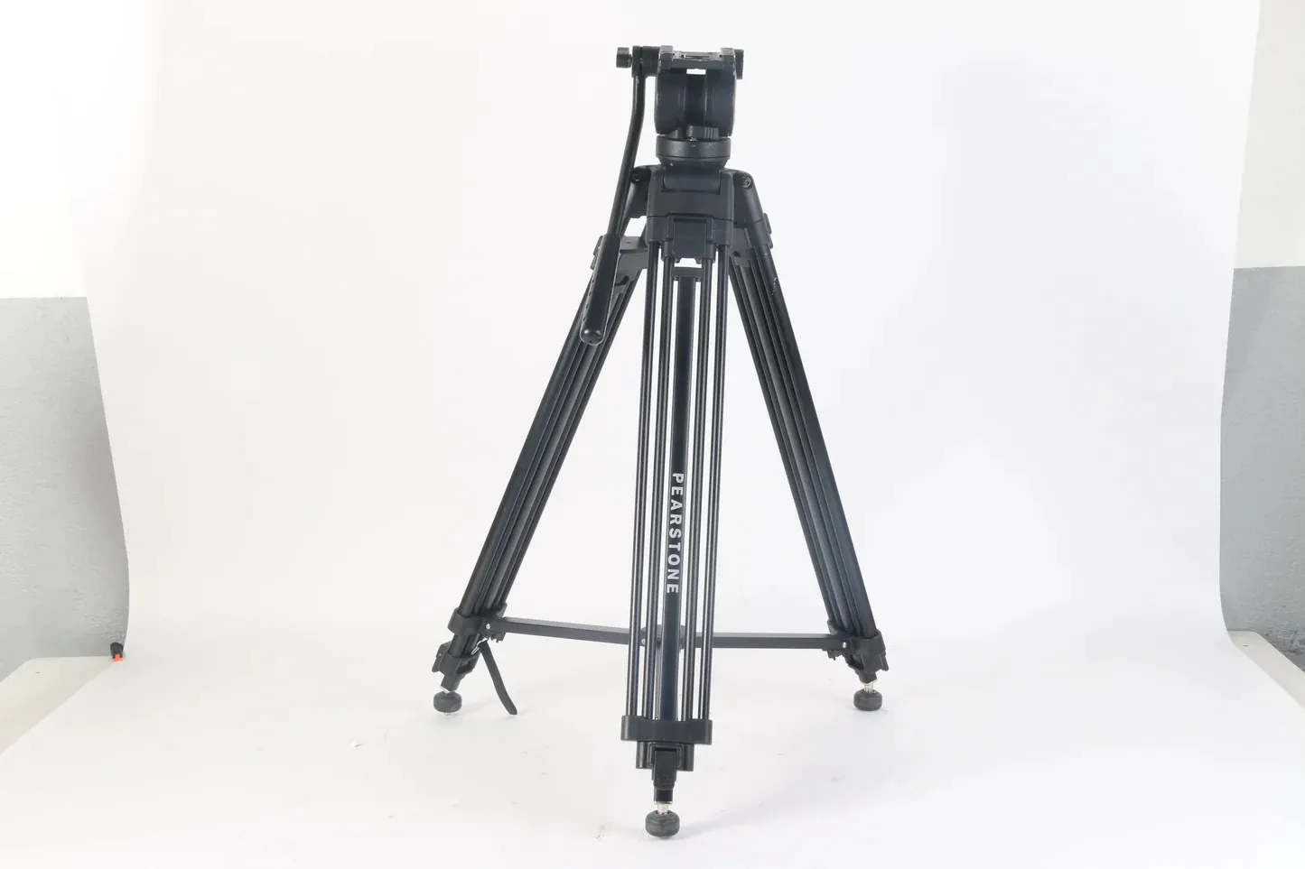 Pearstone Lightweight Fluid Head Tripod