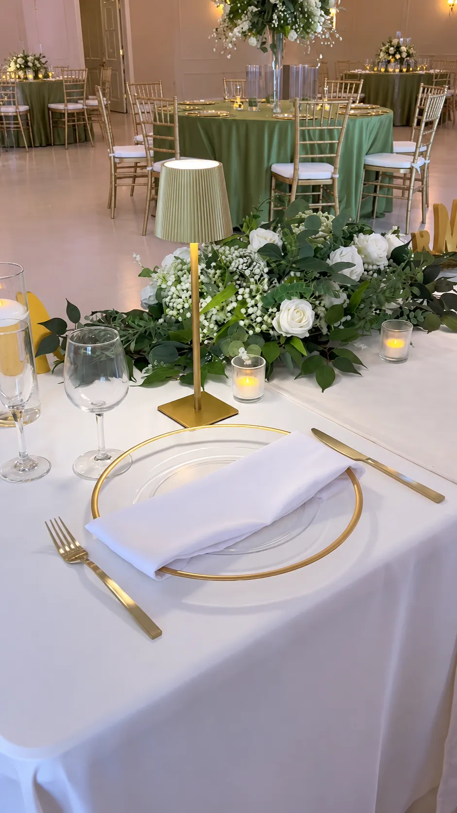 Linens, Napkins, Runners