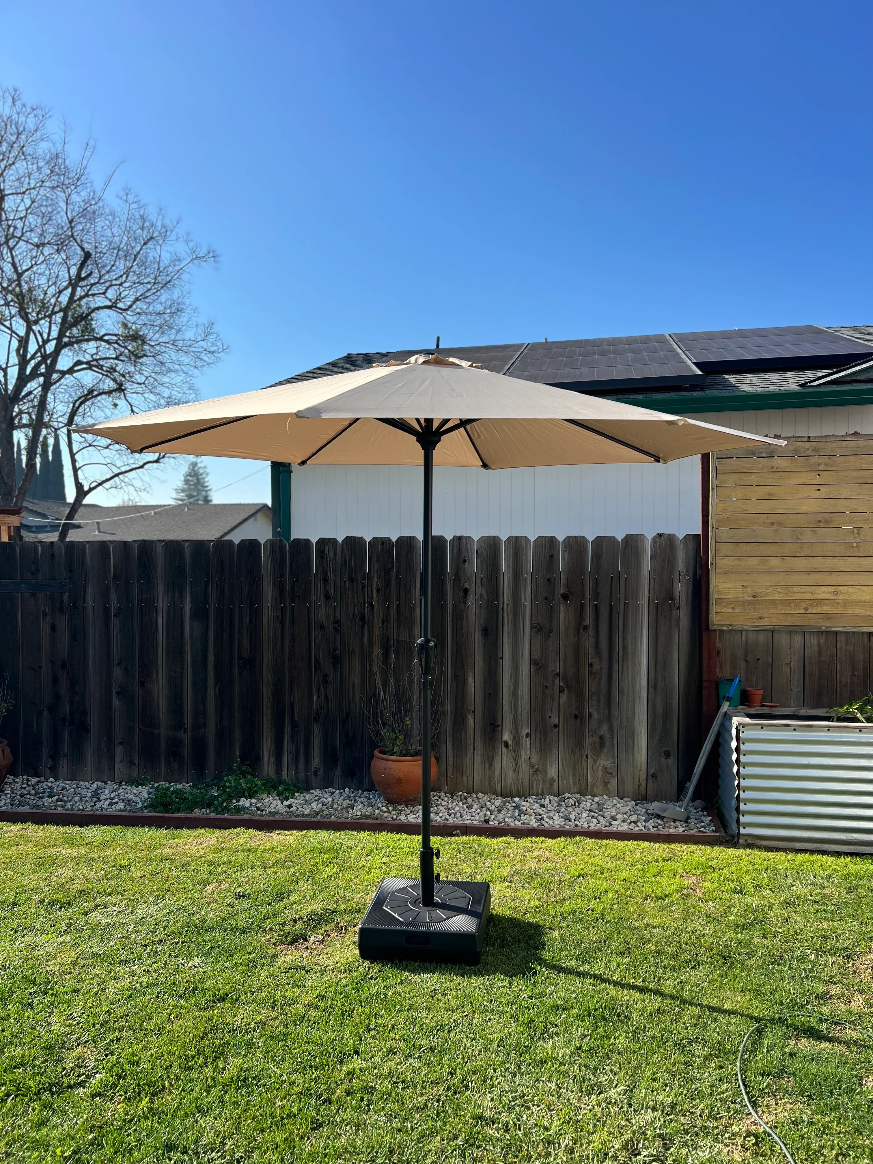 9' Outdoor Umbrella With Water-Fill Base