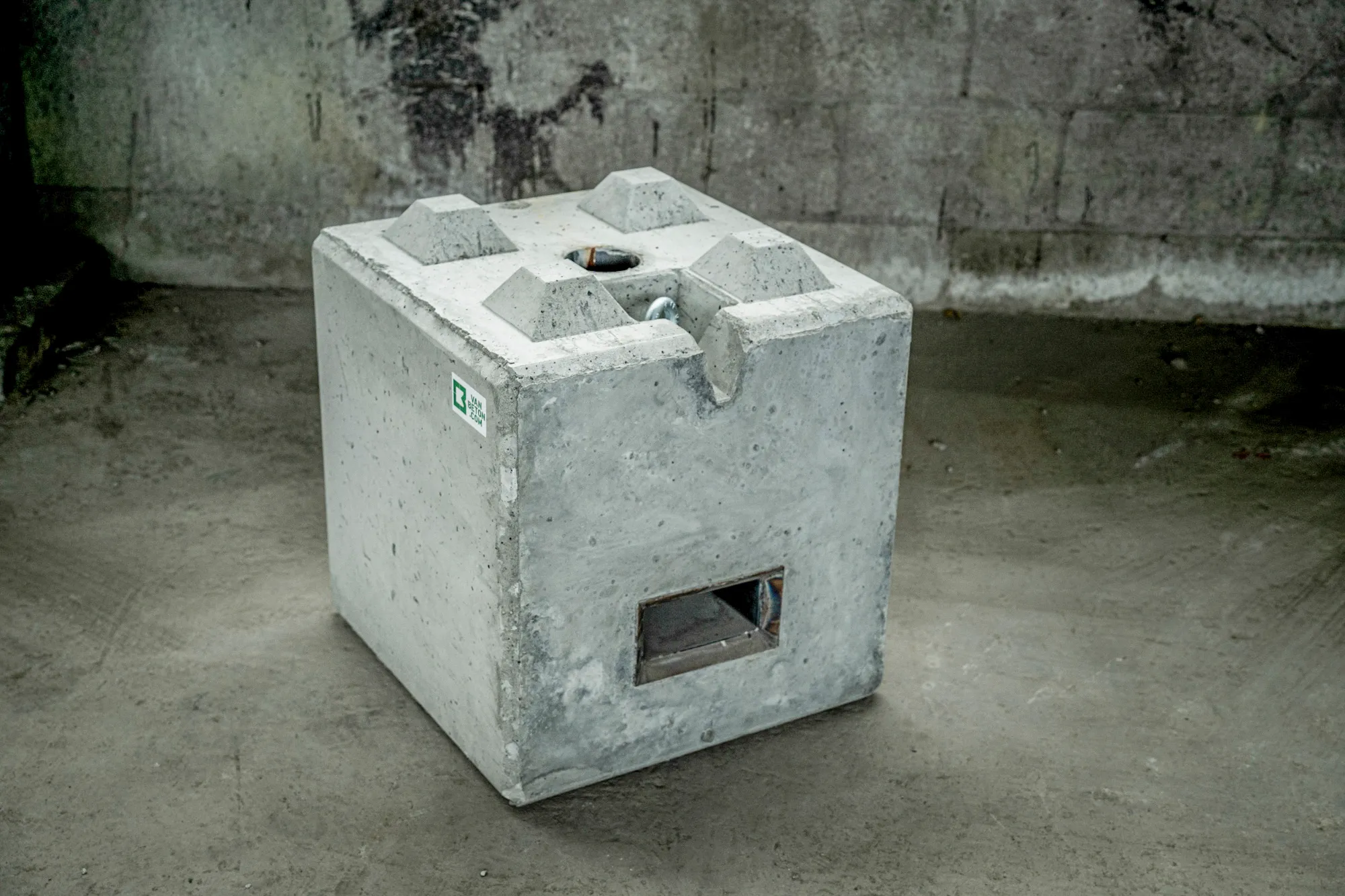Beton gewicht 475KG met buisuitsparing