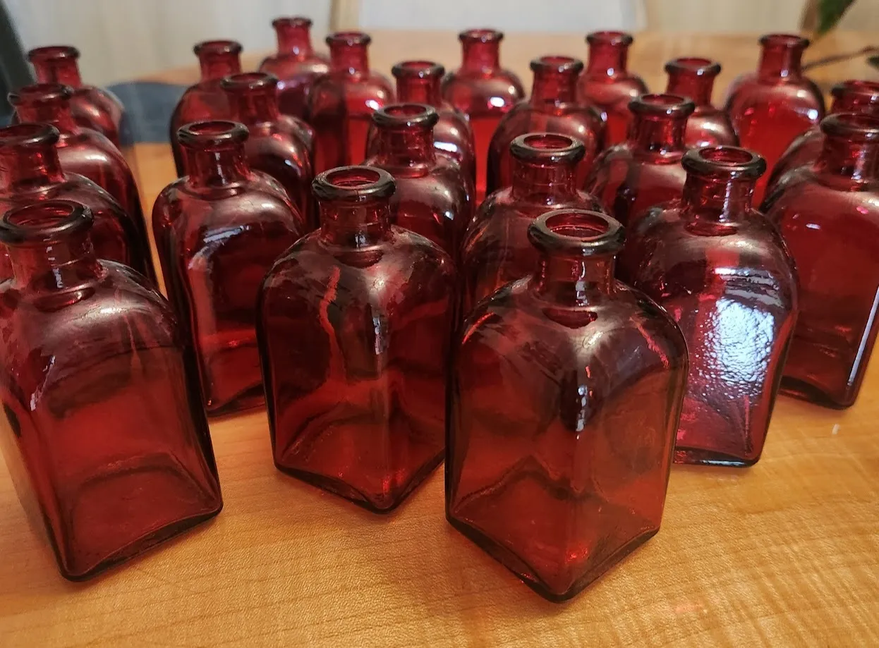 5-inch bud vase - red