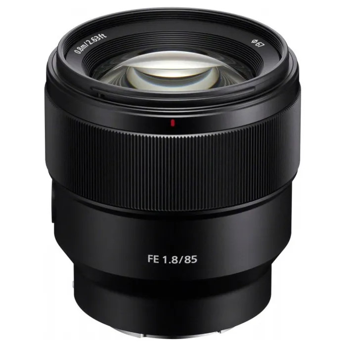 Sony FE 85mm f/1.8 (⌀67mm filter)