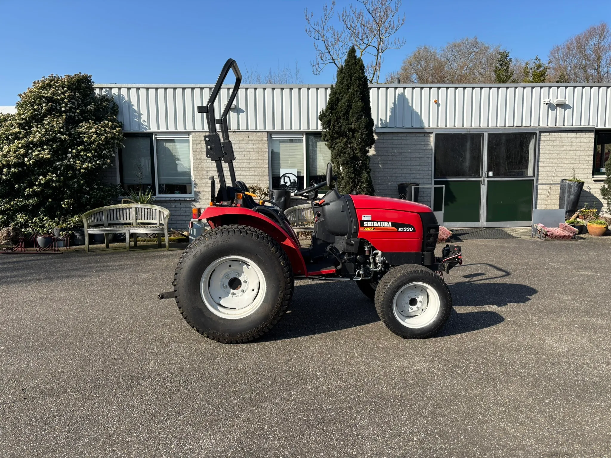 Shibaura ST330 minitrekker