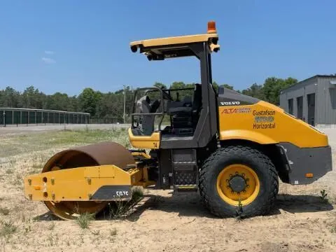 Smooth Drum Compactor: Volvo SD75 - Single Roller