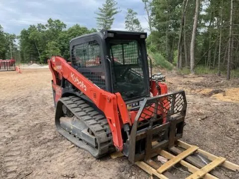 Skid Steer: SVL 65 (cab)
