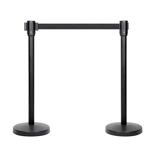 Stanchion With Retractable Belts