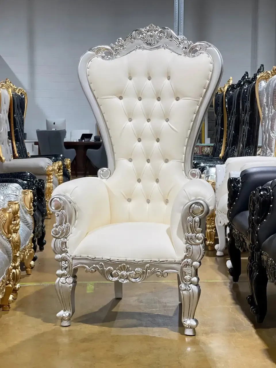 Throne Chair 70' OG Silver 