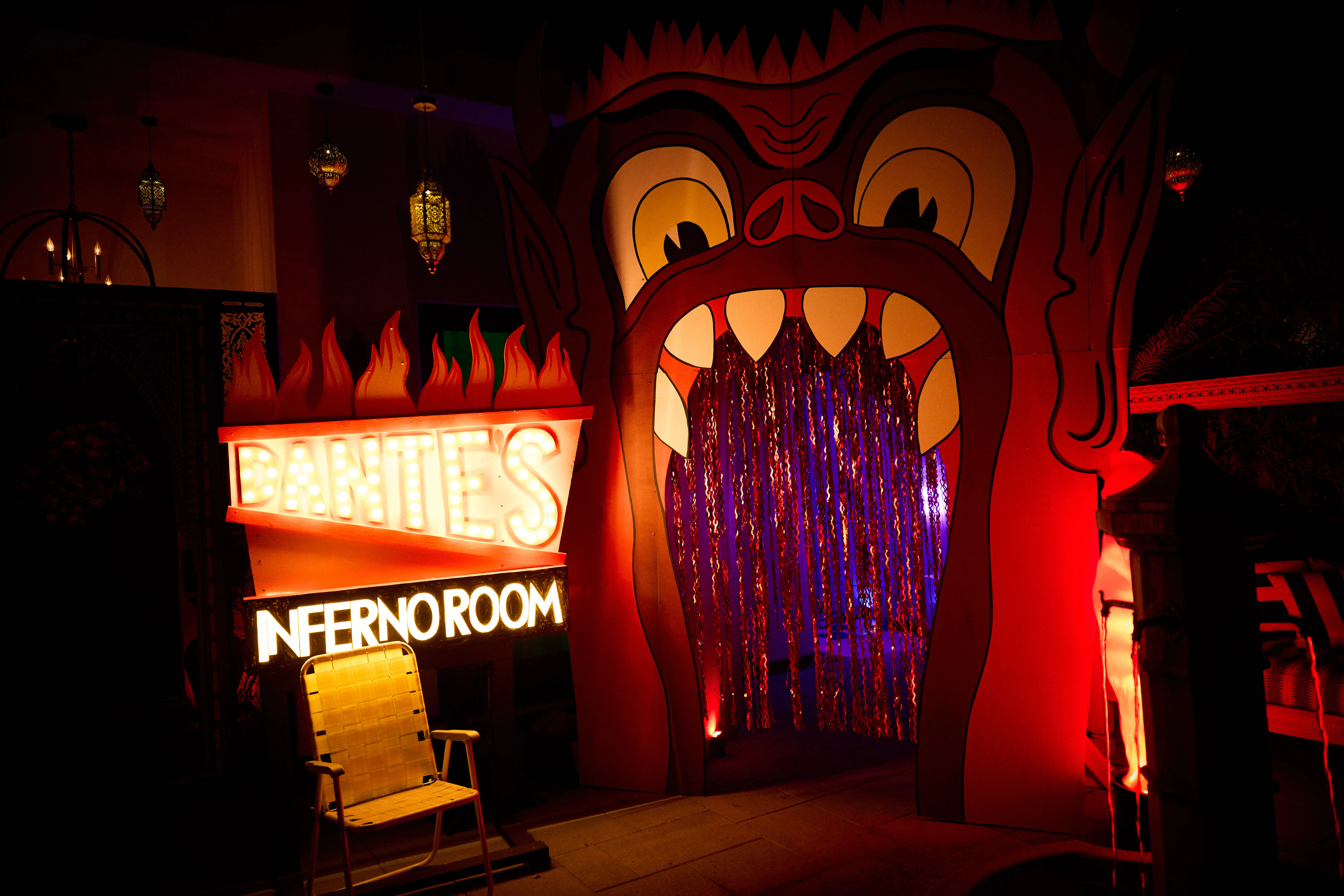 Beetlejuice Dante’s Inferno Room Light Box