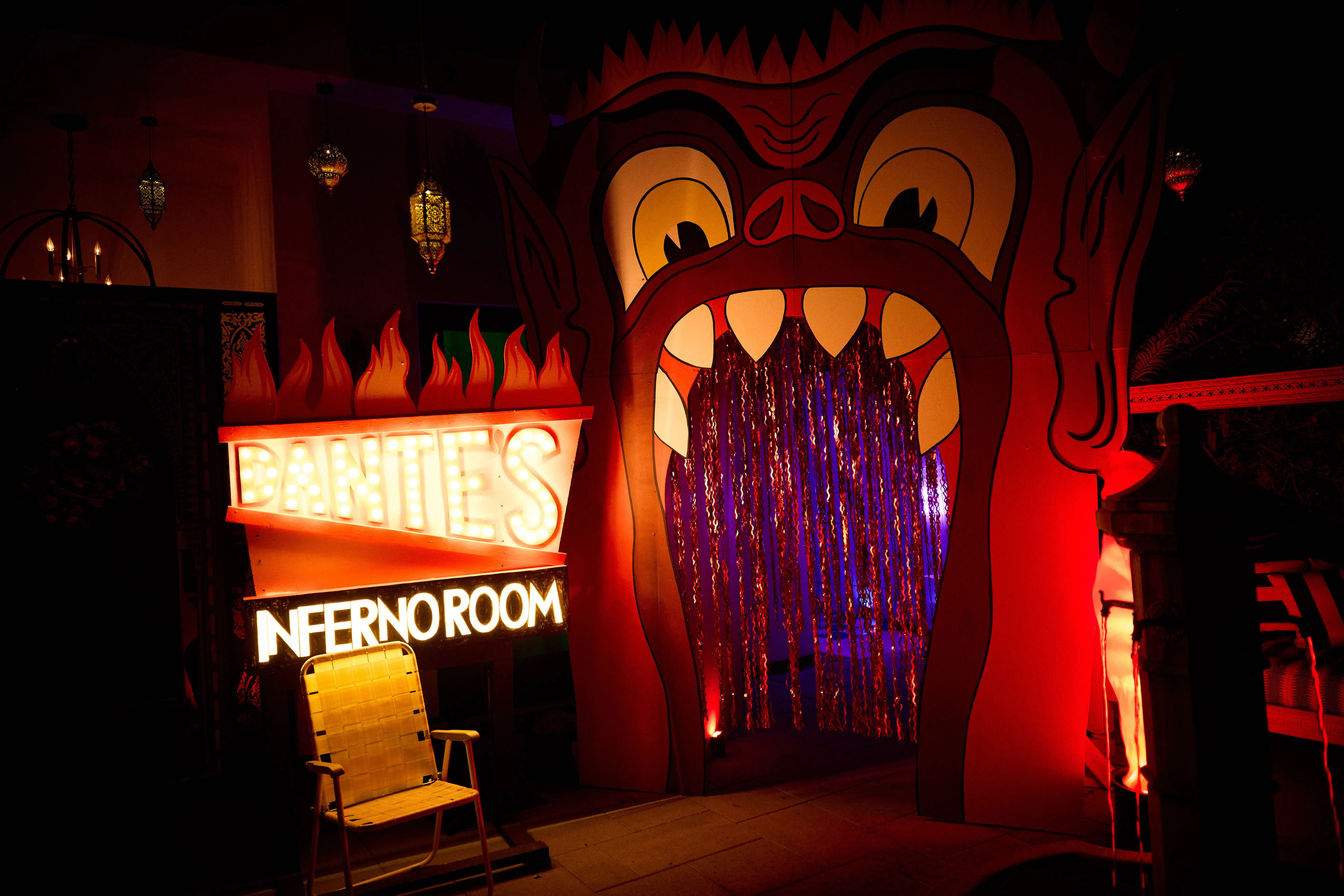 Beetlejuice Dante’s Inferno Room Light Box