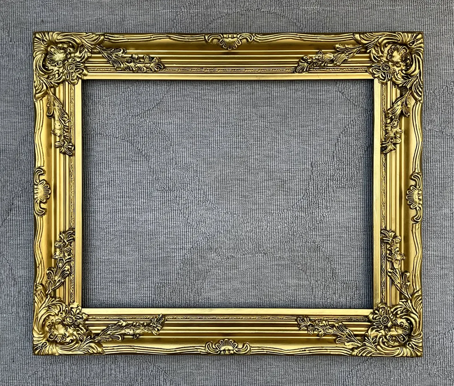 Fine Ornate Gilt Wood & Plaster Rococo Frame
