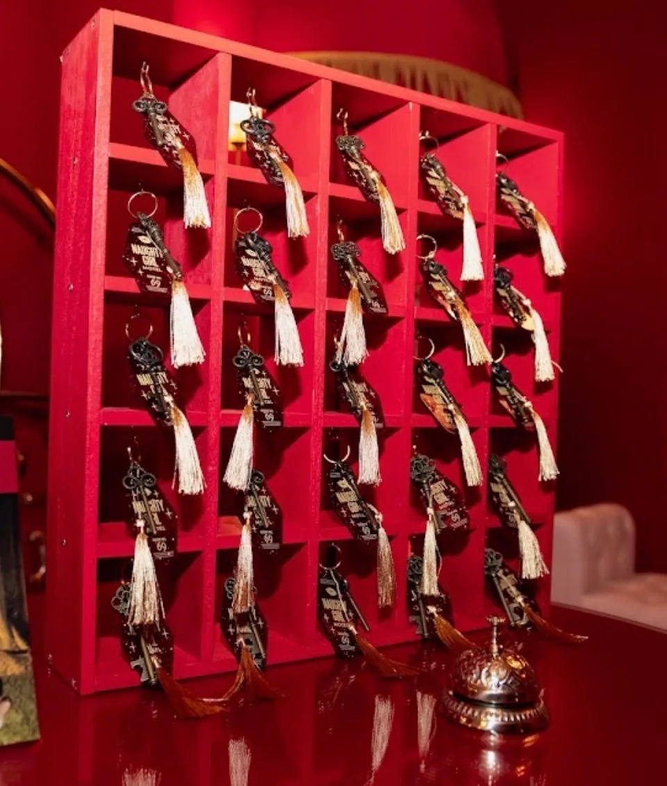 Key Displays Rack Wooden Hanging Stand Holder