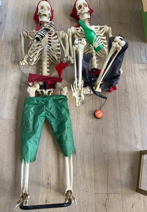 Animatronic Drinking Skeletons