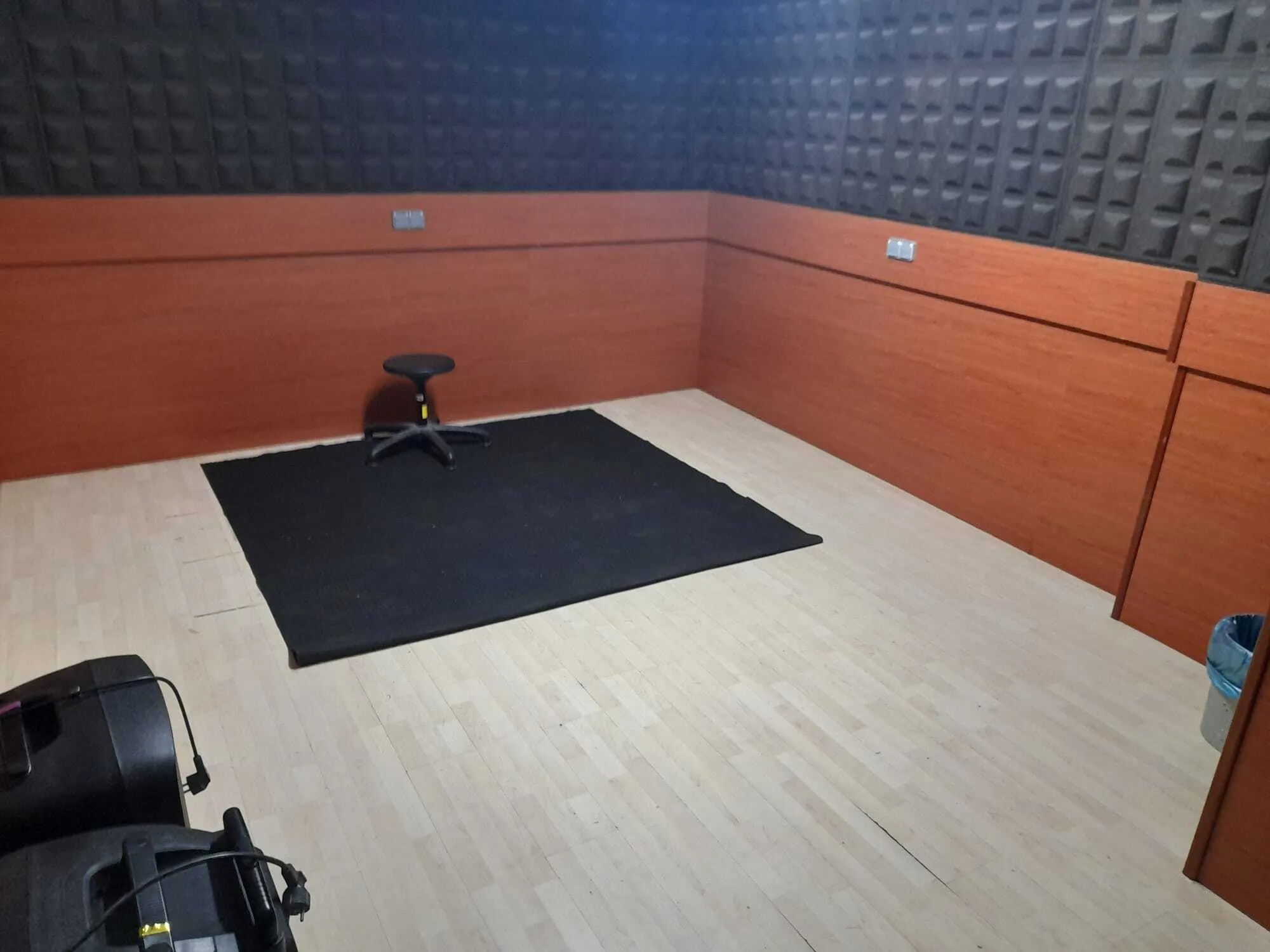 Sala de Ensayo "ZZ Top" (grande) — Alquiler Mensual