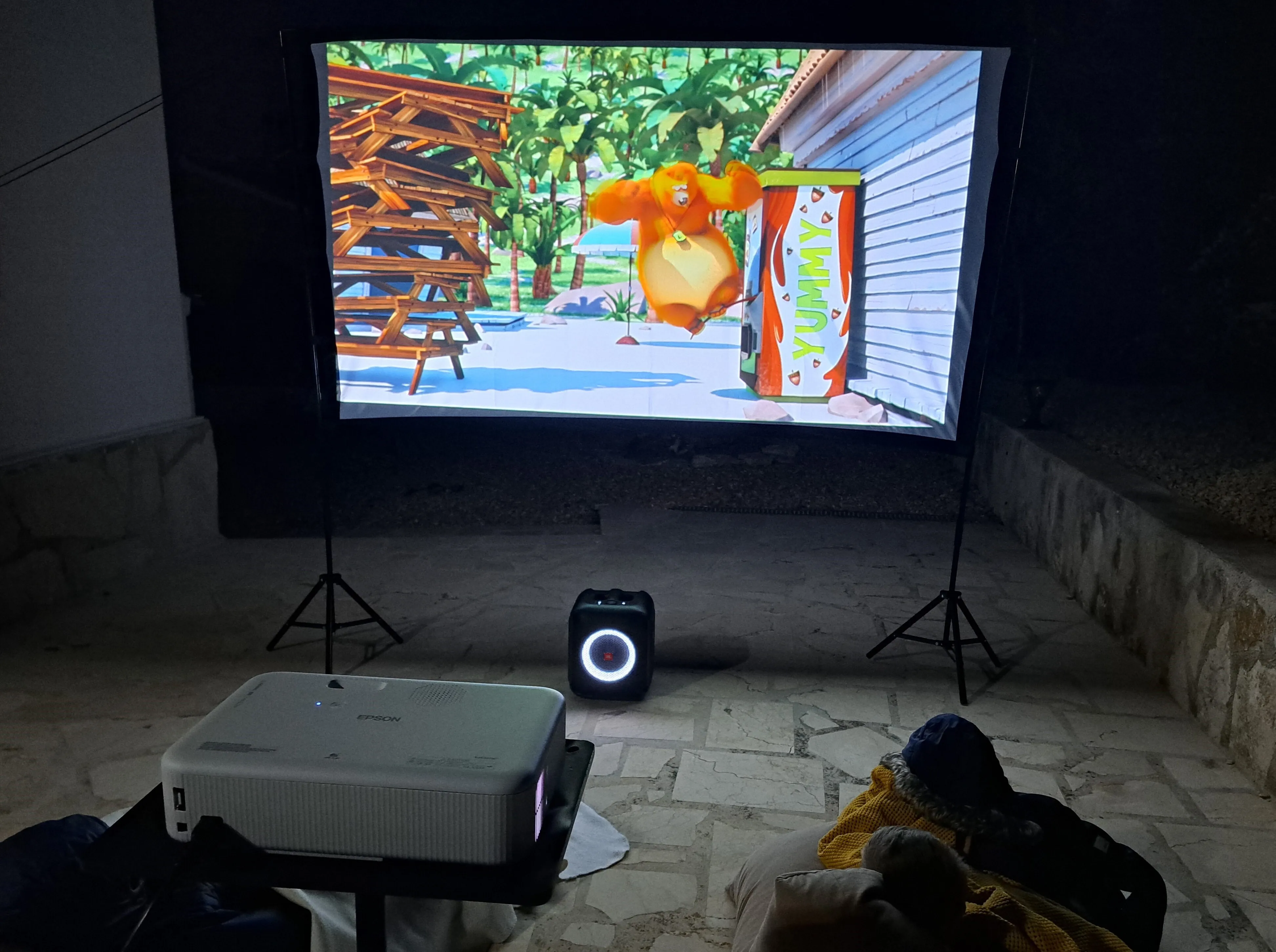 Noche de cine infantil + juegos