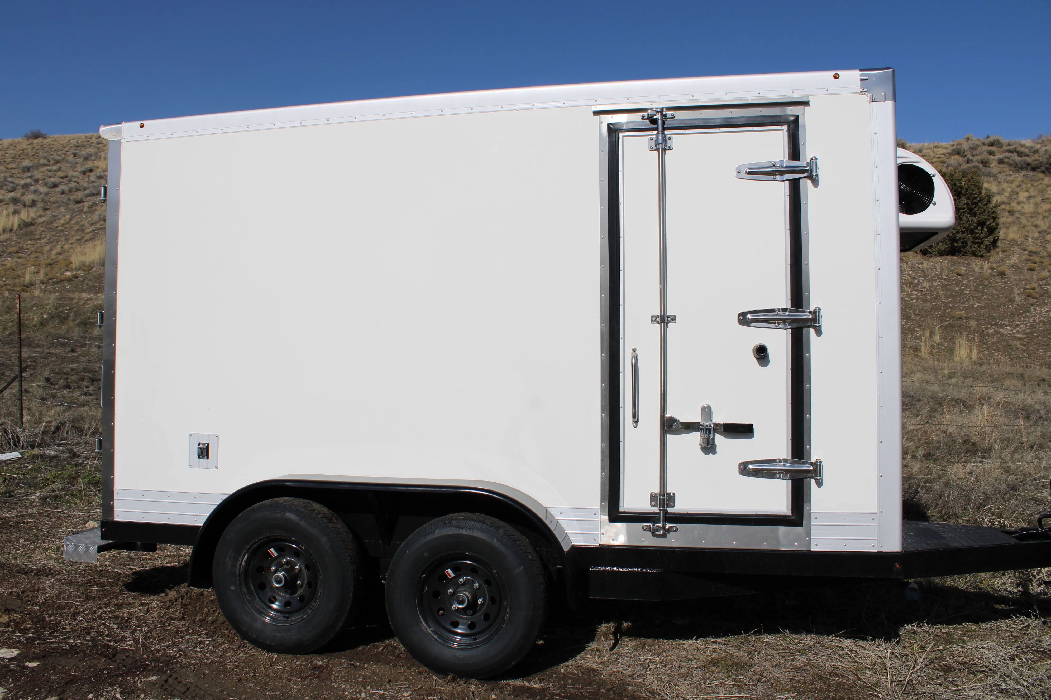 SLC Area-based - 7 x 12 Refrigerator & Freezer Combo Trailer w/ Partition & Generator