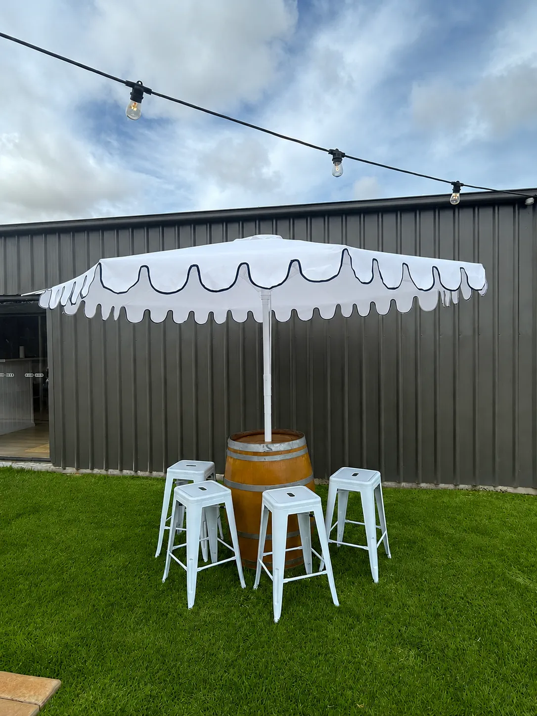 Premium Outdoor Wine Barrel Package (White Umbrella)