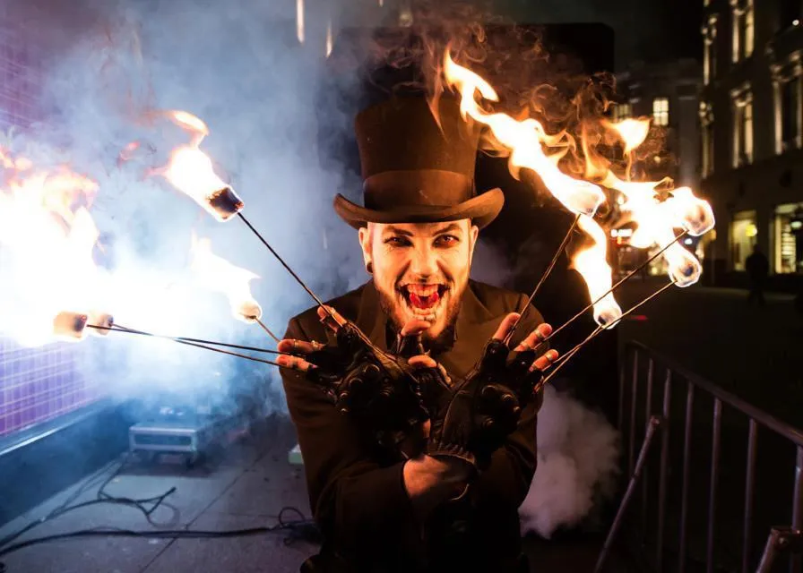 Fakir & Sideshow (18+)