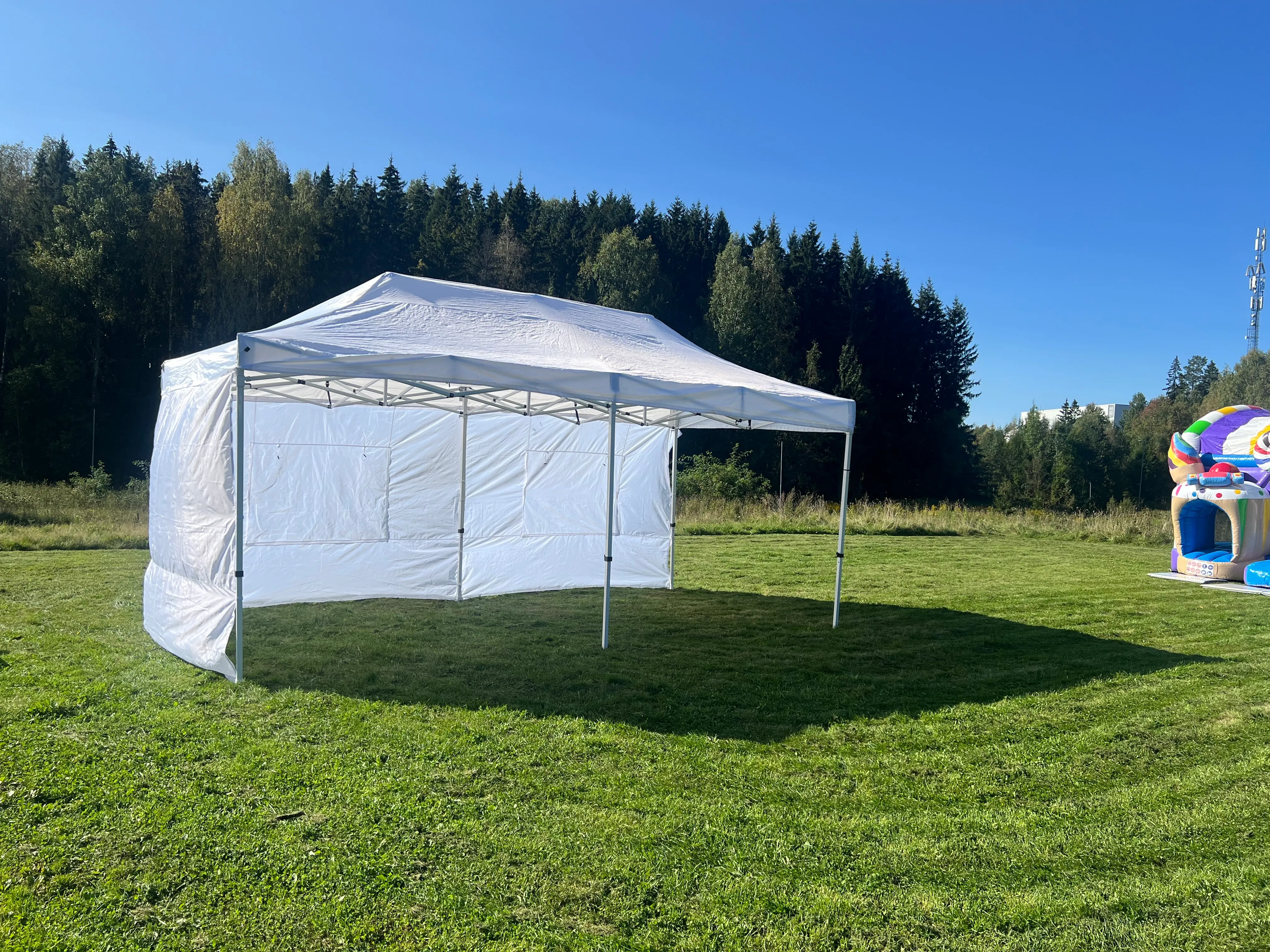 3x6 QuickUp Telt på gress