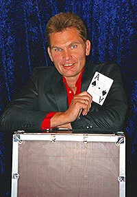 Tryllekunstner – Chris Crisell