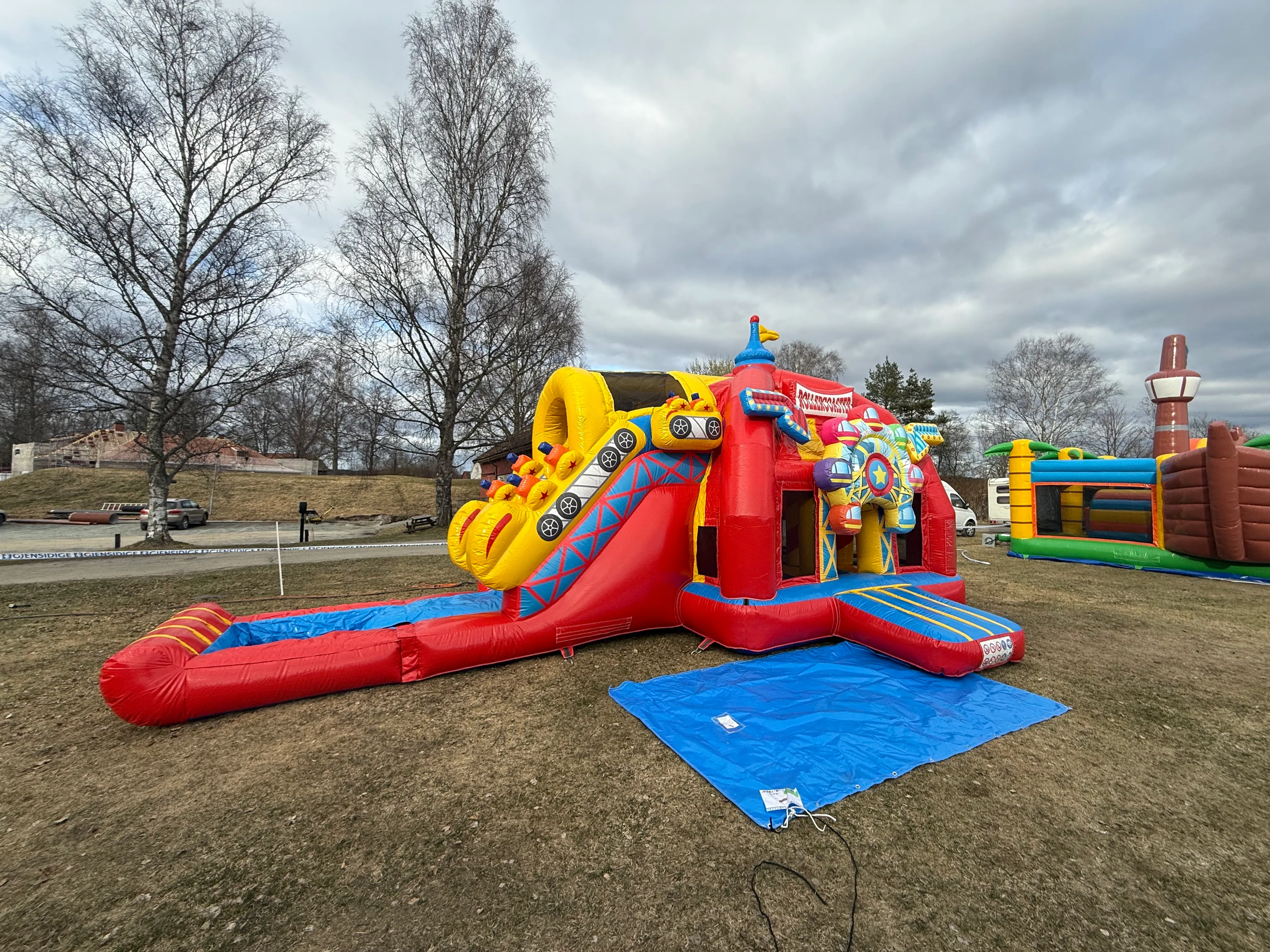 Hoppeslott med Sklie - Super Rollercoaster 10 personer (m/utstyr)