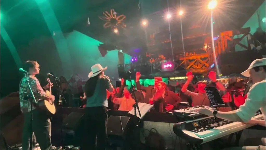 Liveband- BootznKatz