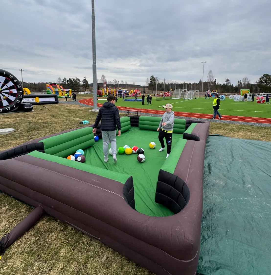 Biljard Fotball XXL - 6x4 meter (m/utstyr)