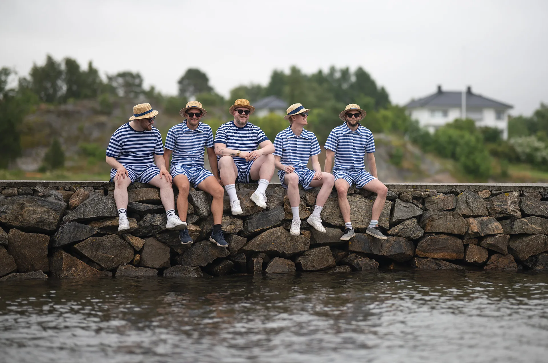 Partyband- Badegjestene