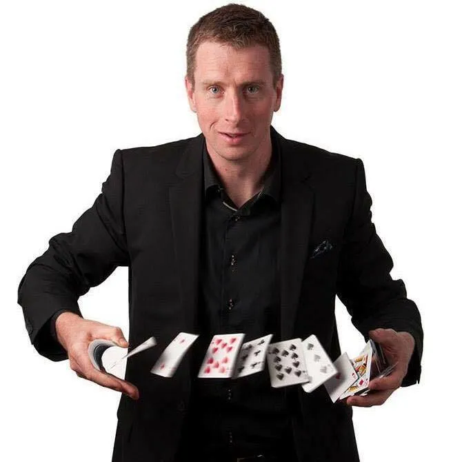 Tryllekunstner - Denis (EN)