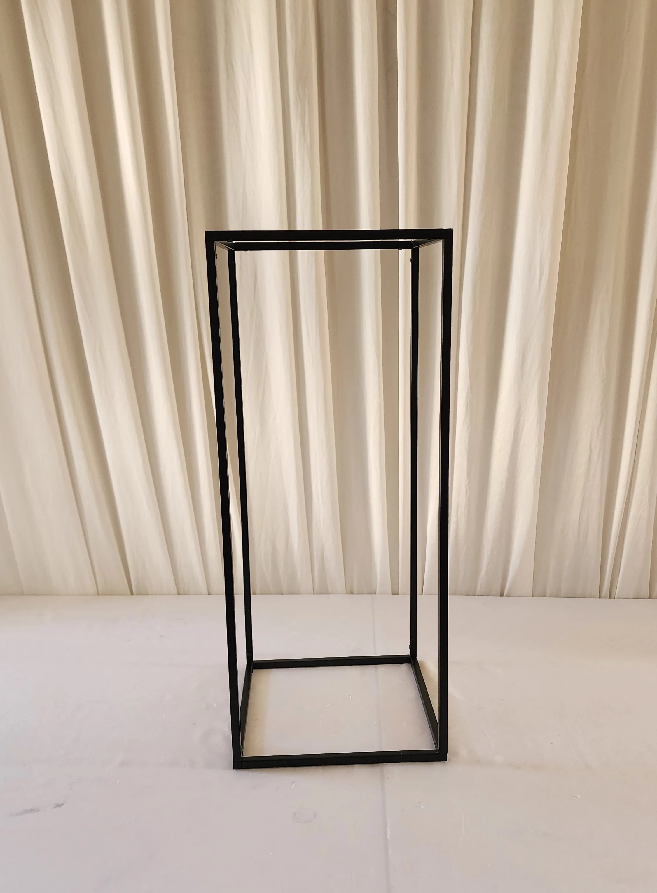 Black floral riser