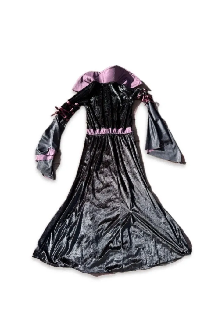 Vampire Costume - Size 12