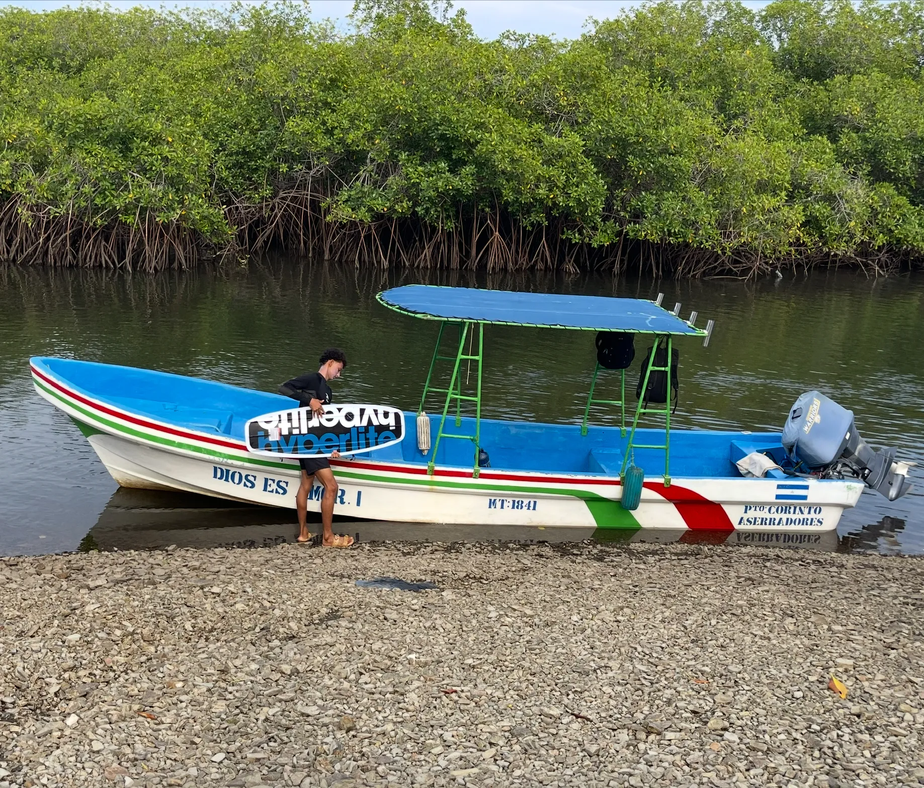 Panga Boat Trip - Wakeboard/Wakesurf