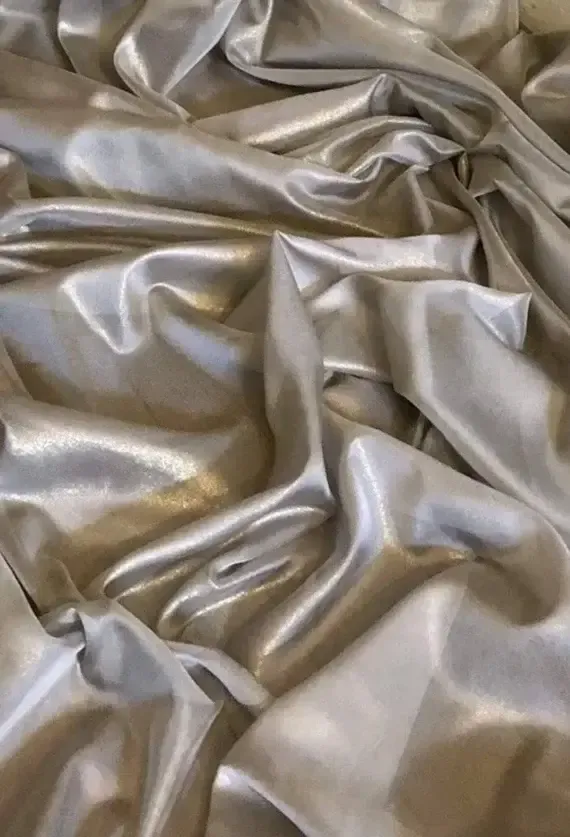 ATRE051 GASA BRILLO COLOR DORADO CON FRUNCIDO