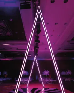EST024 ARCO TRIANGULAR LED 400 X 120CM