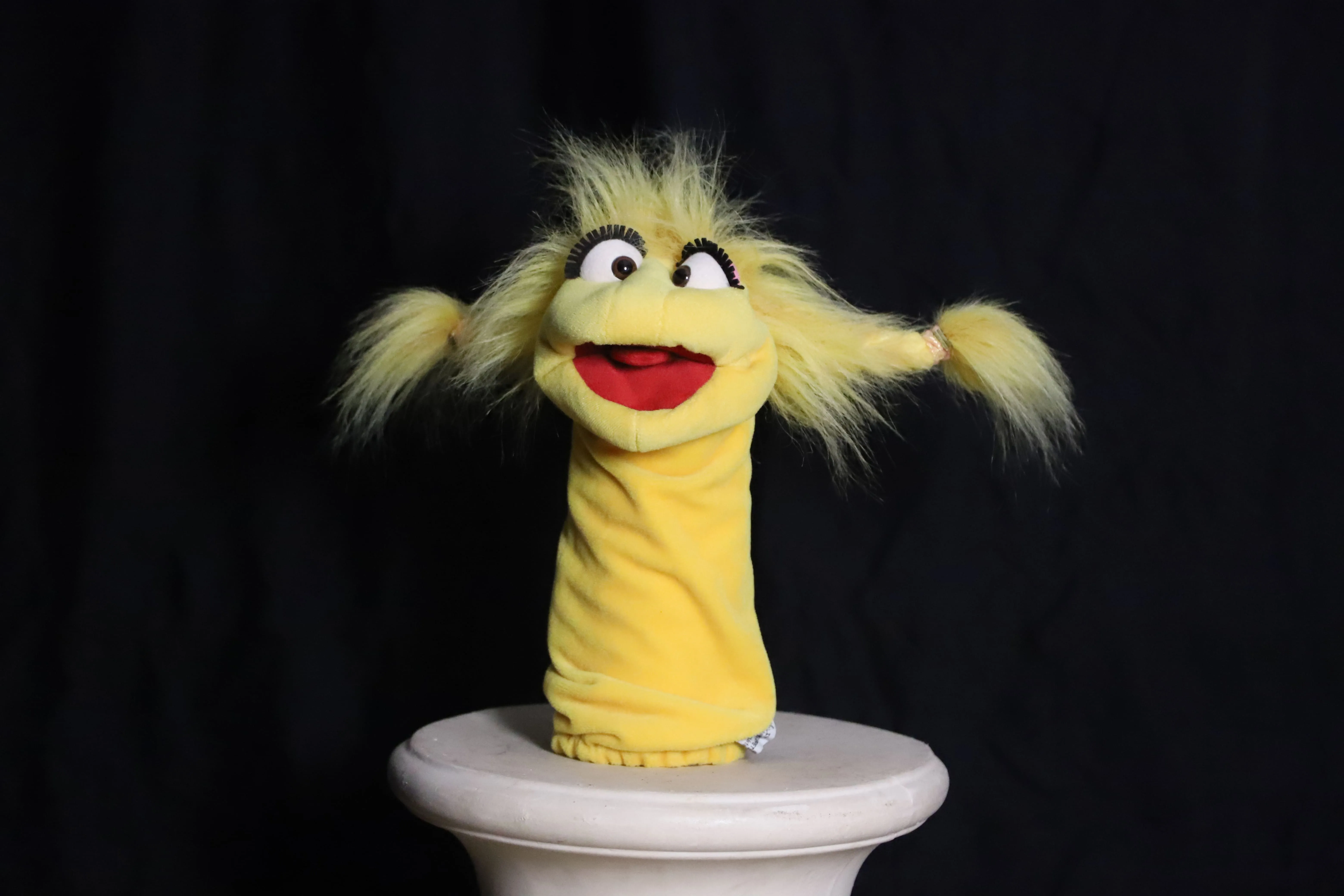 Handpuppe ( lustiger Mädchen-Wurm gelb mit Zöpfe )