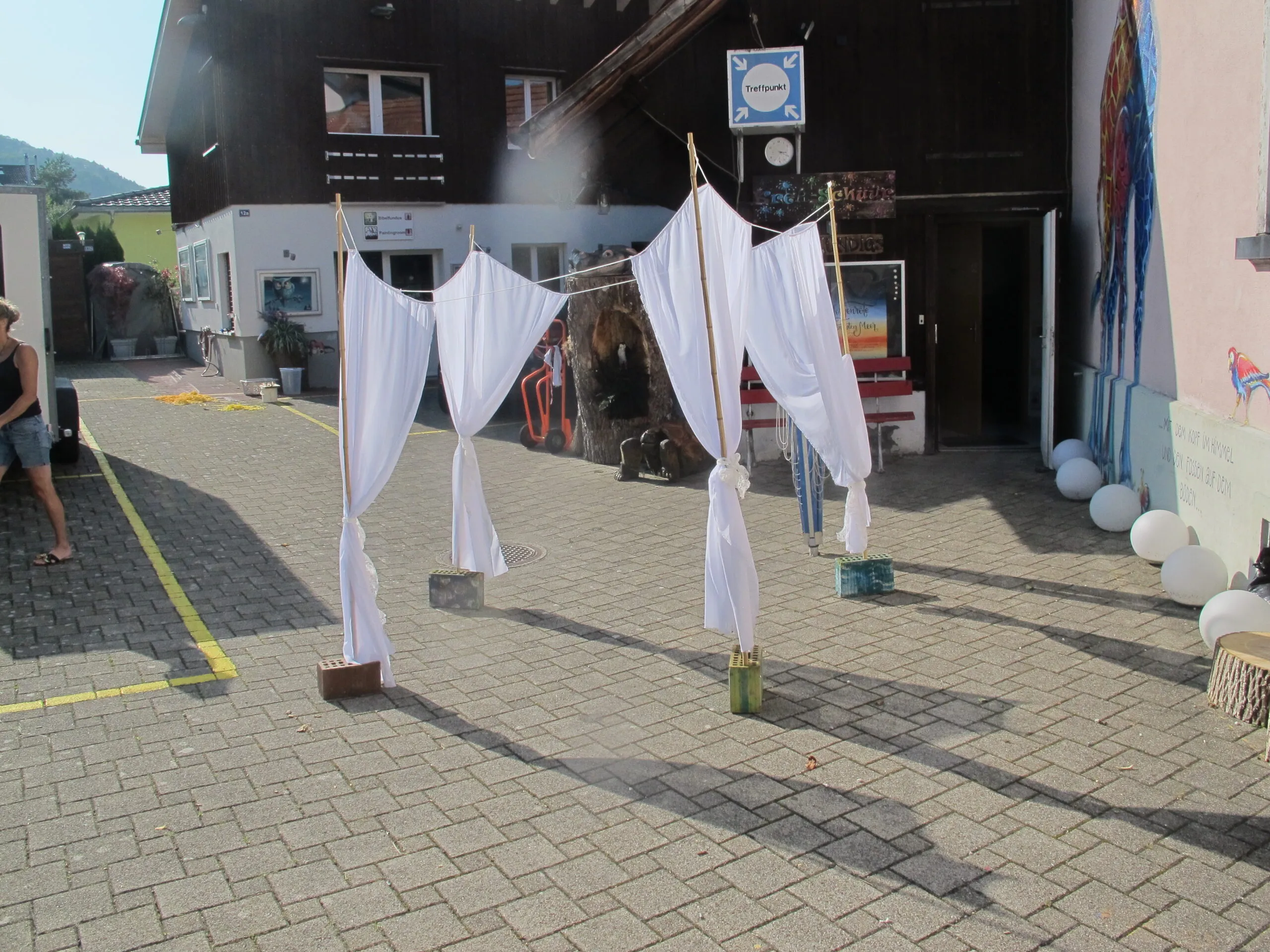 Baldachin weiss offen