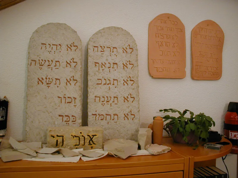 Zehn Gebote  Jerusalemer Kalkstein