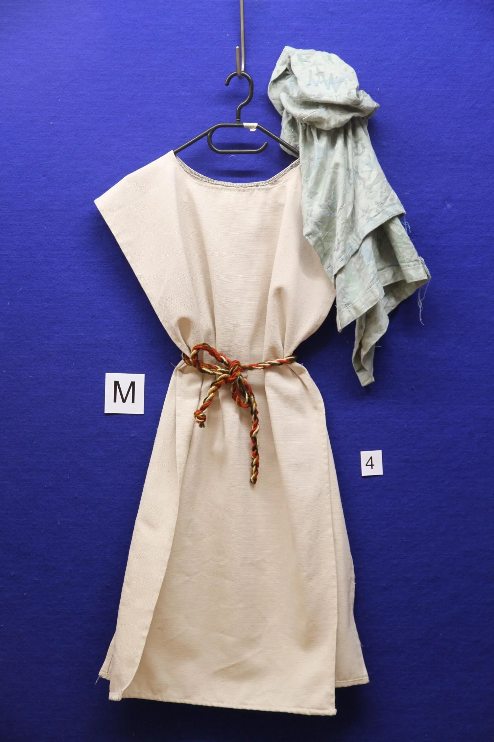 Überwurf mit Kopftuch 13