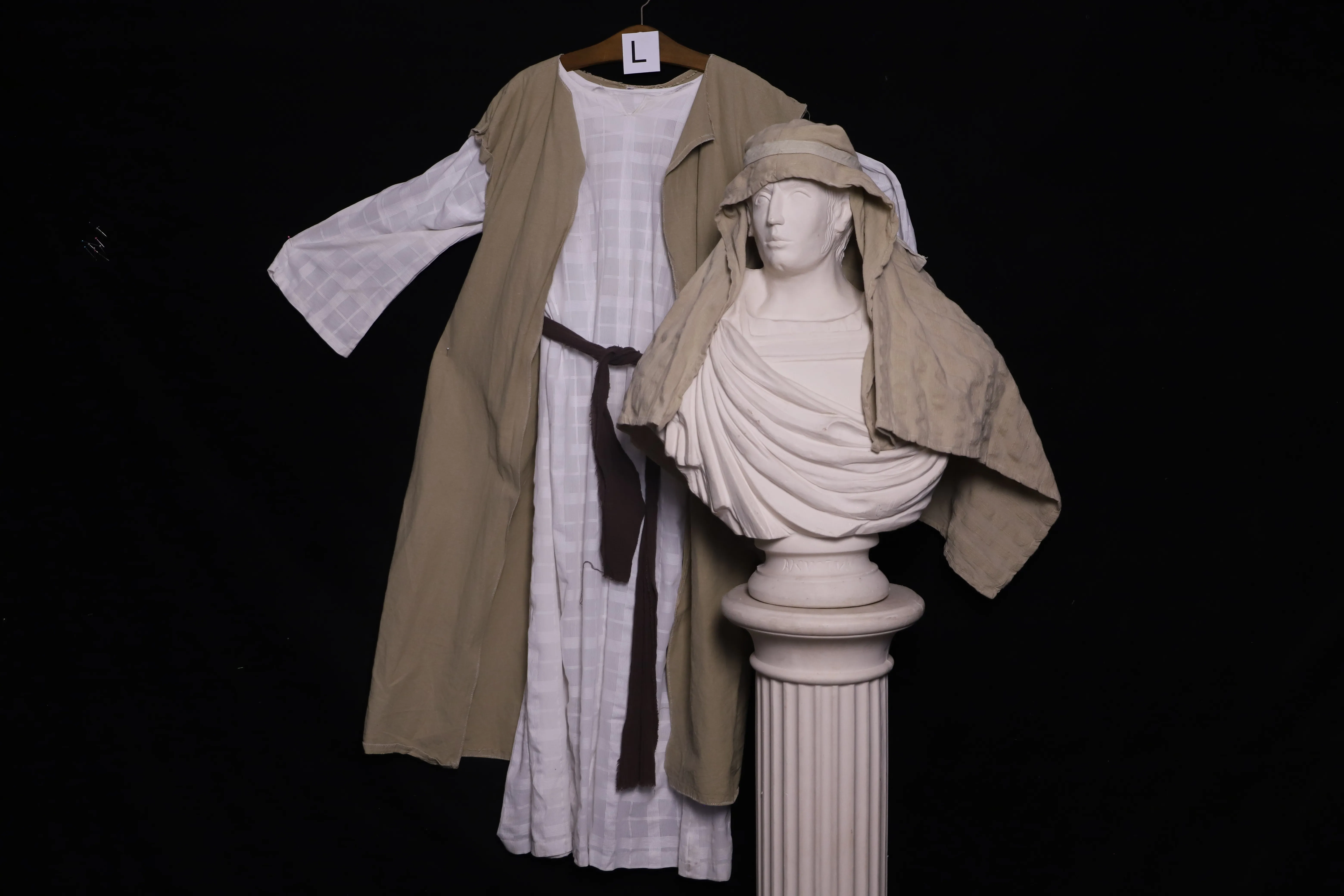 Verkleidung L mit Kopfbedeckung und Umhang, weiss-braun ( L0179 )