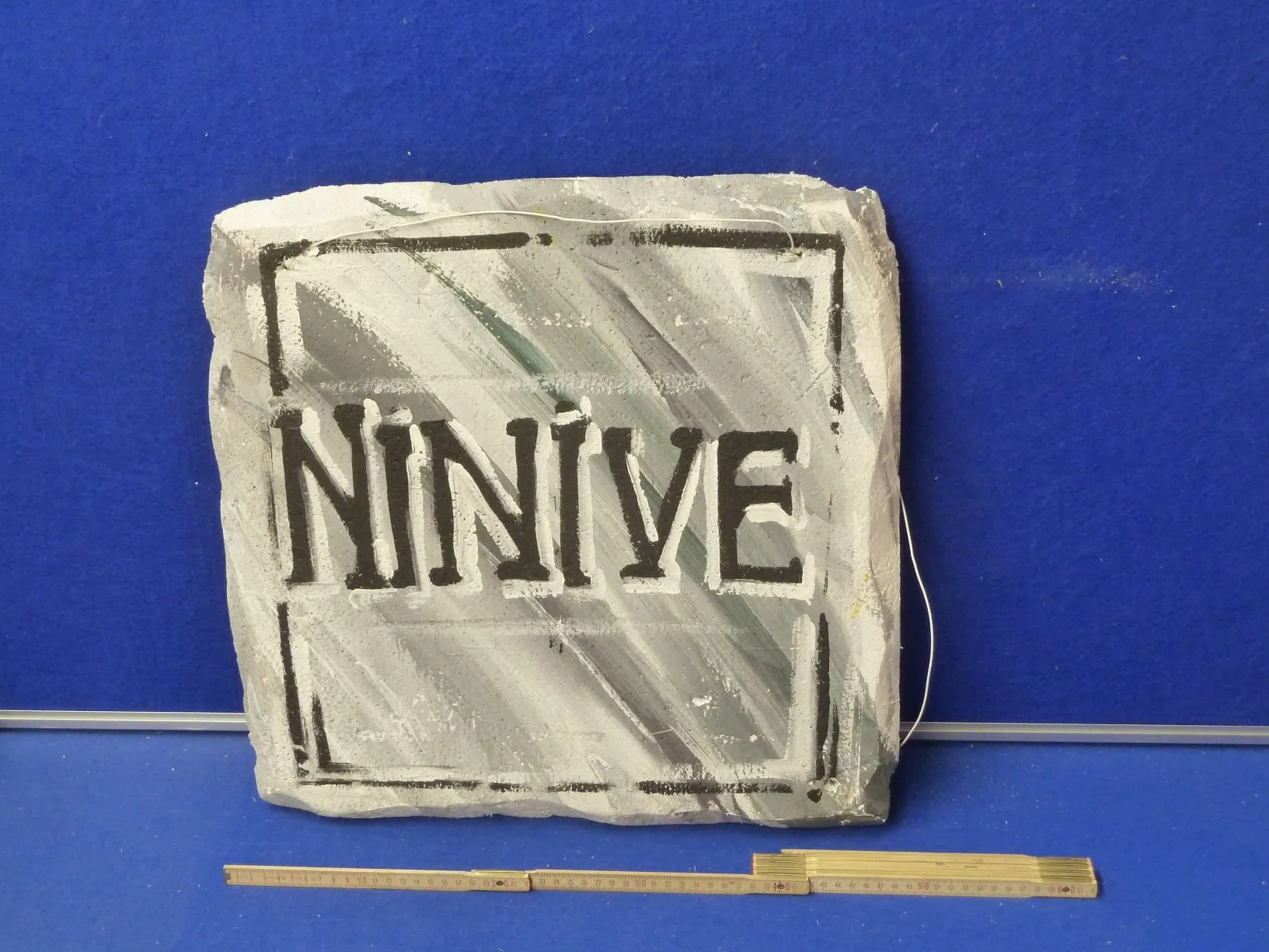 Schild Nivive Styropor