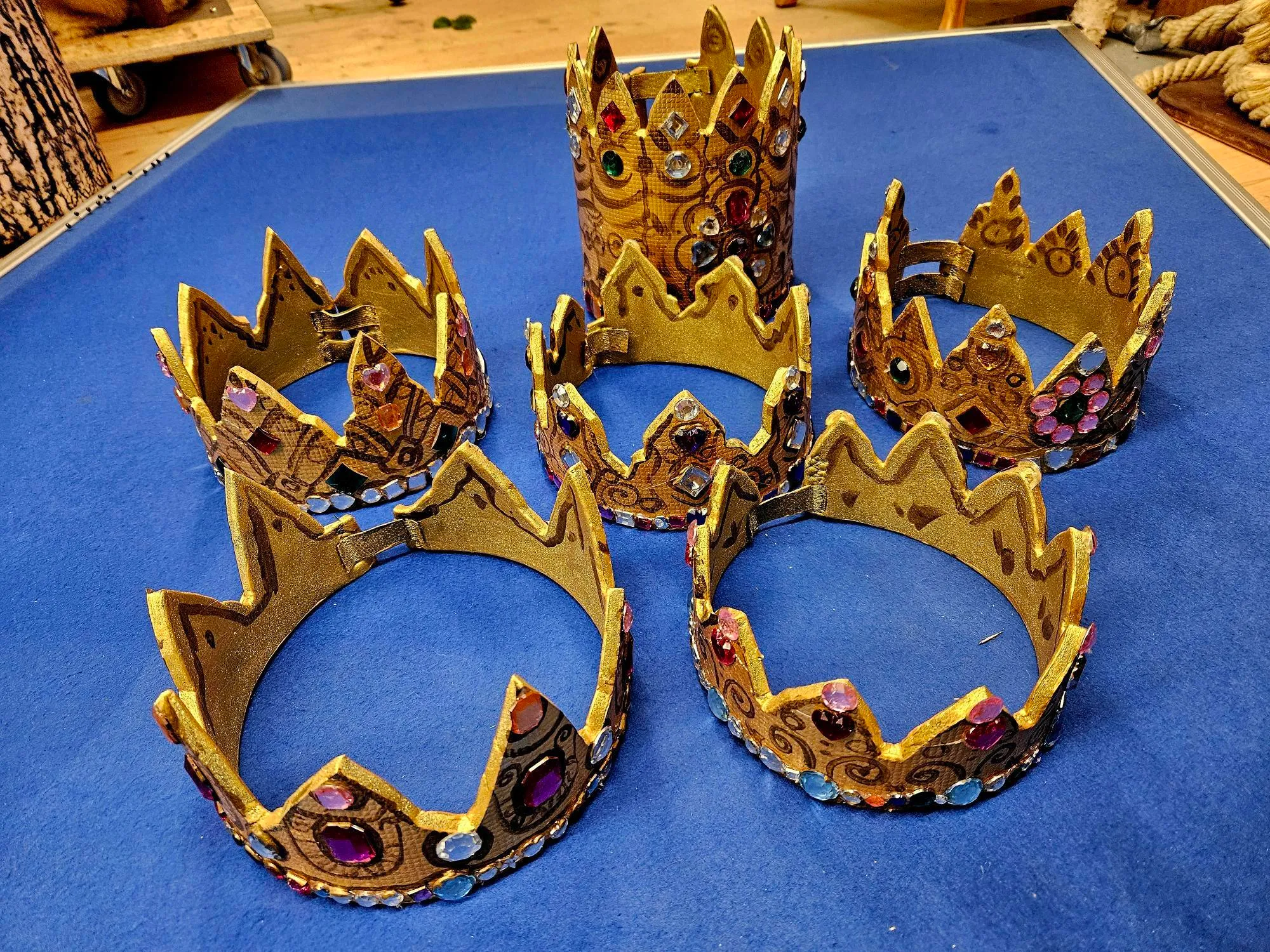 Krone gold flexibel Edelstein