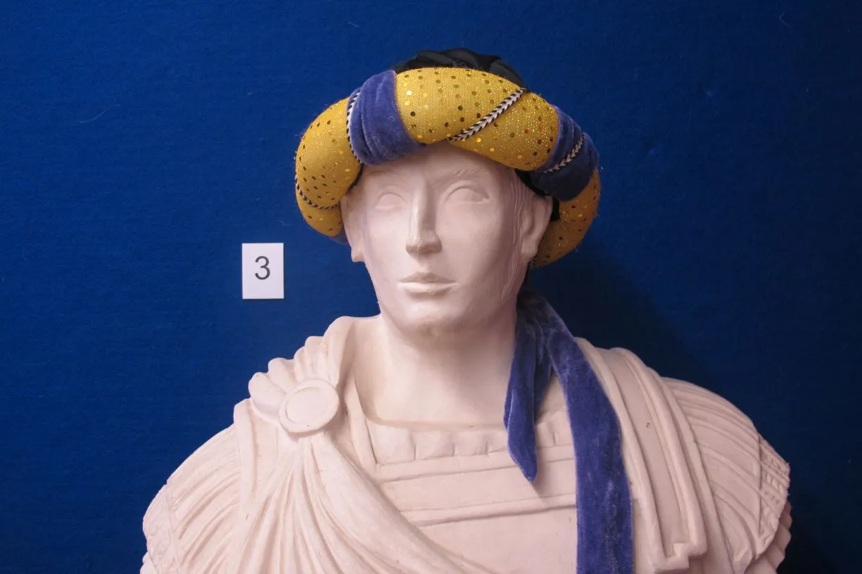 Kopfbedeckung 25 König