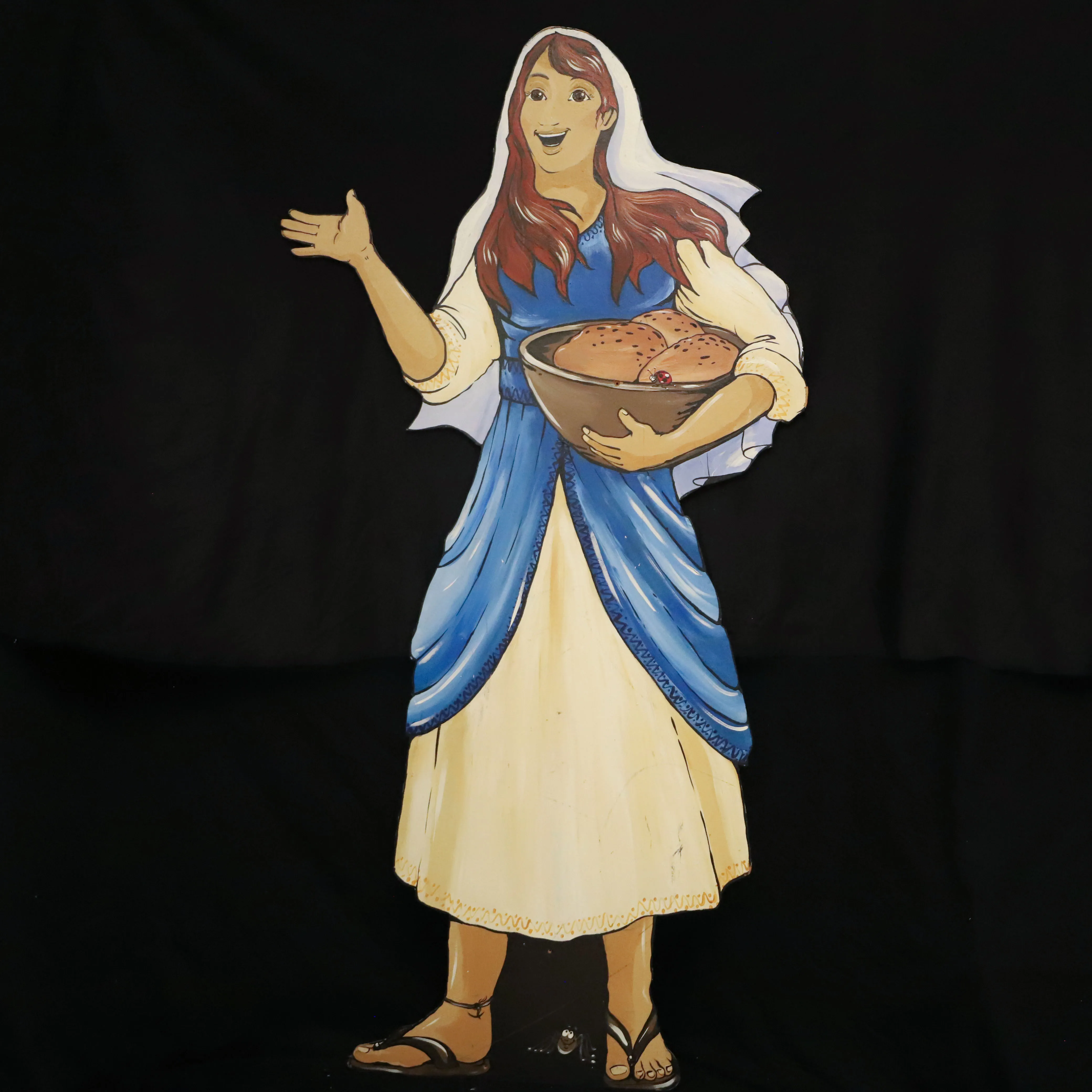 Holz Figur flach, Frau mit Brotkorb und blauem Gewand (158cm)