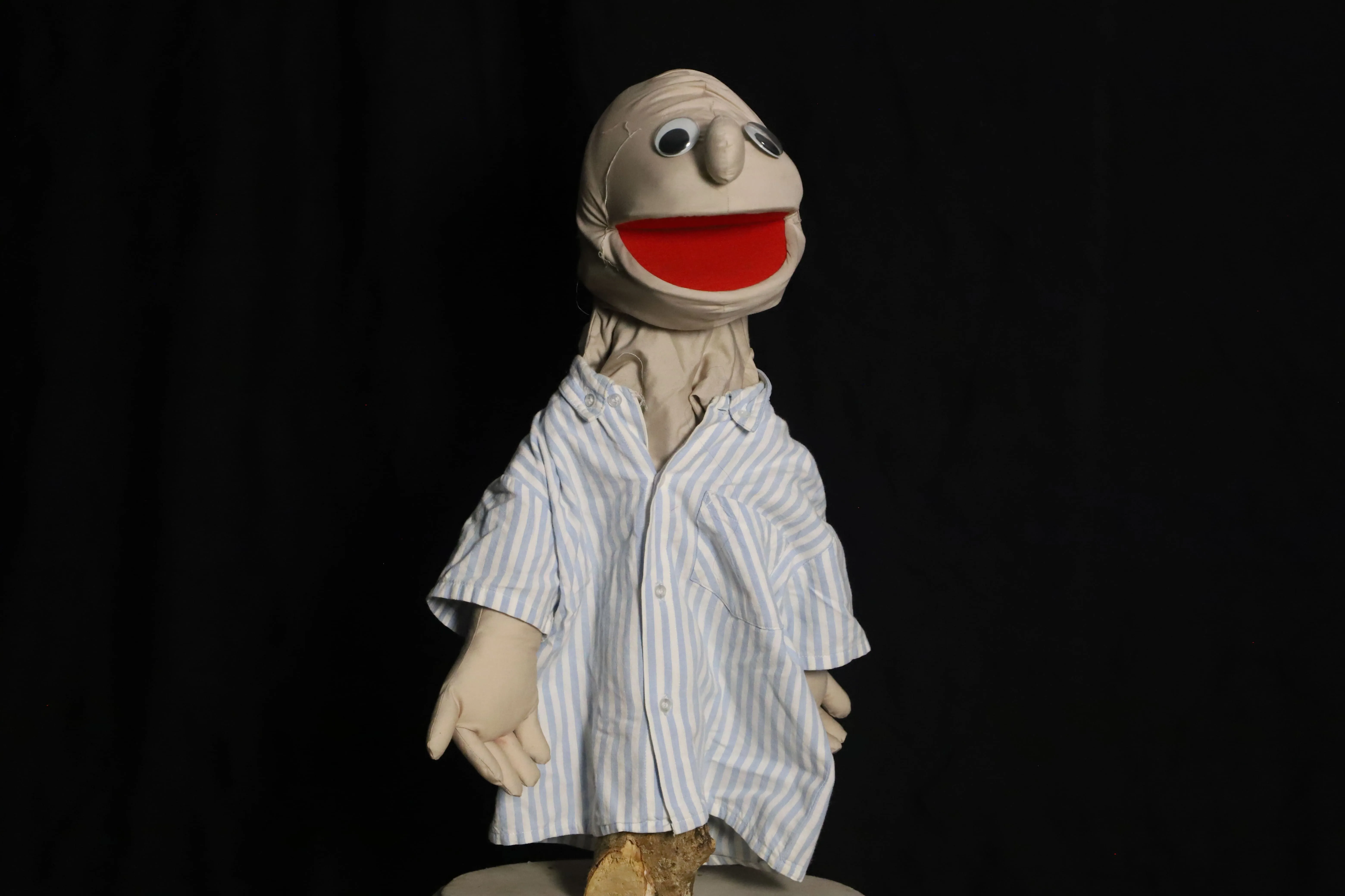 Handpuppe ( lustiger Mann mit Glatze im Pyjamma / Hemd )