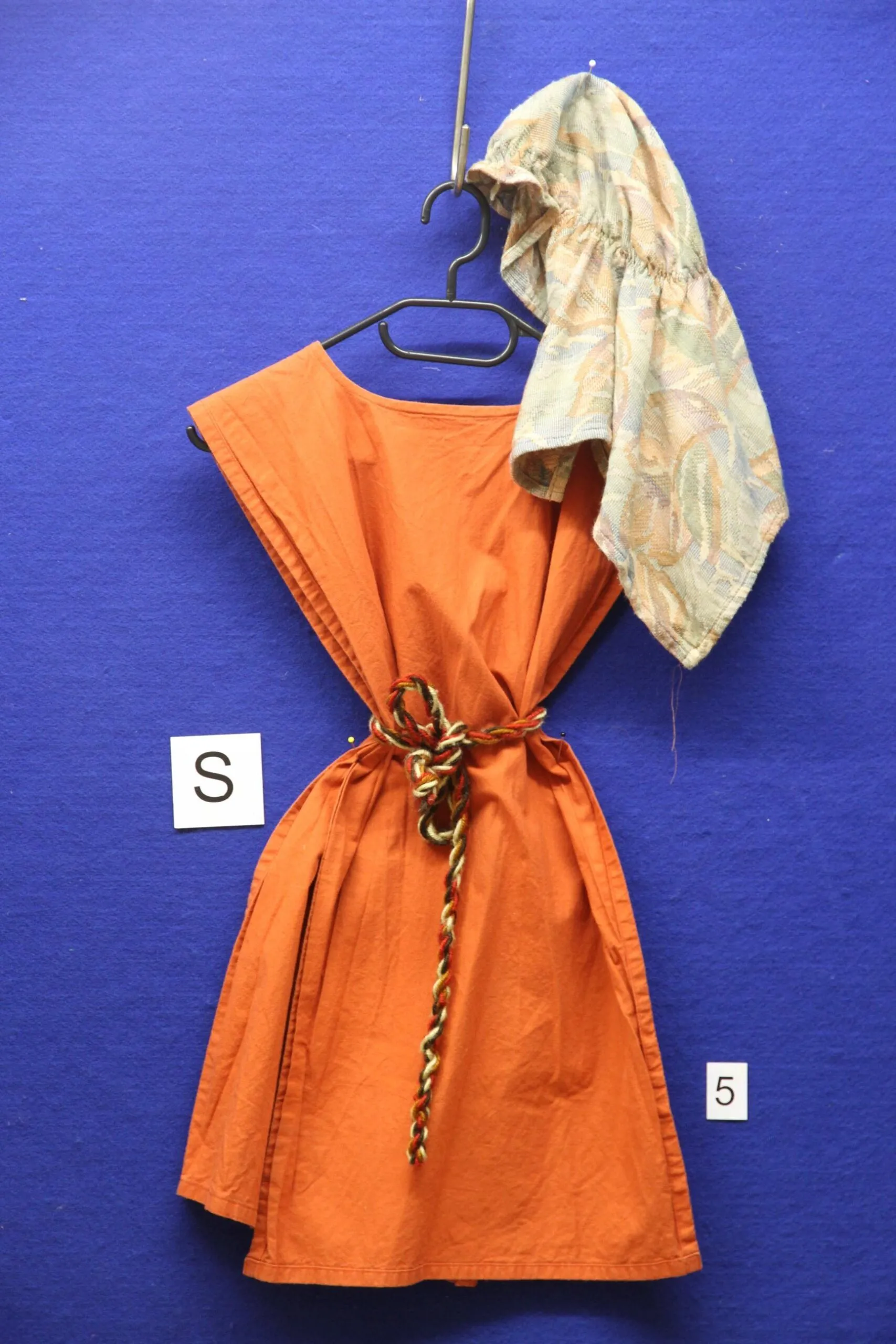 Überwurf mit Kopftuch #10