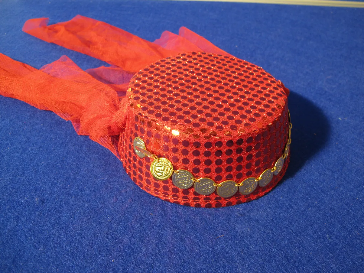 Kopfbedeckung 13 rot gold