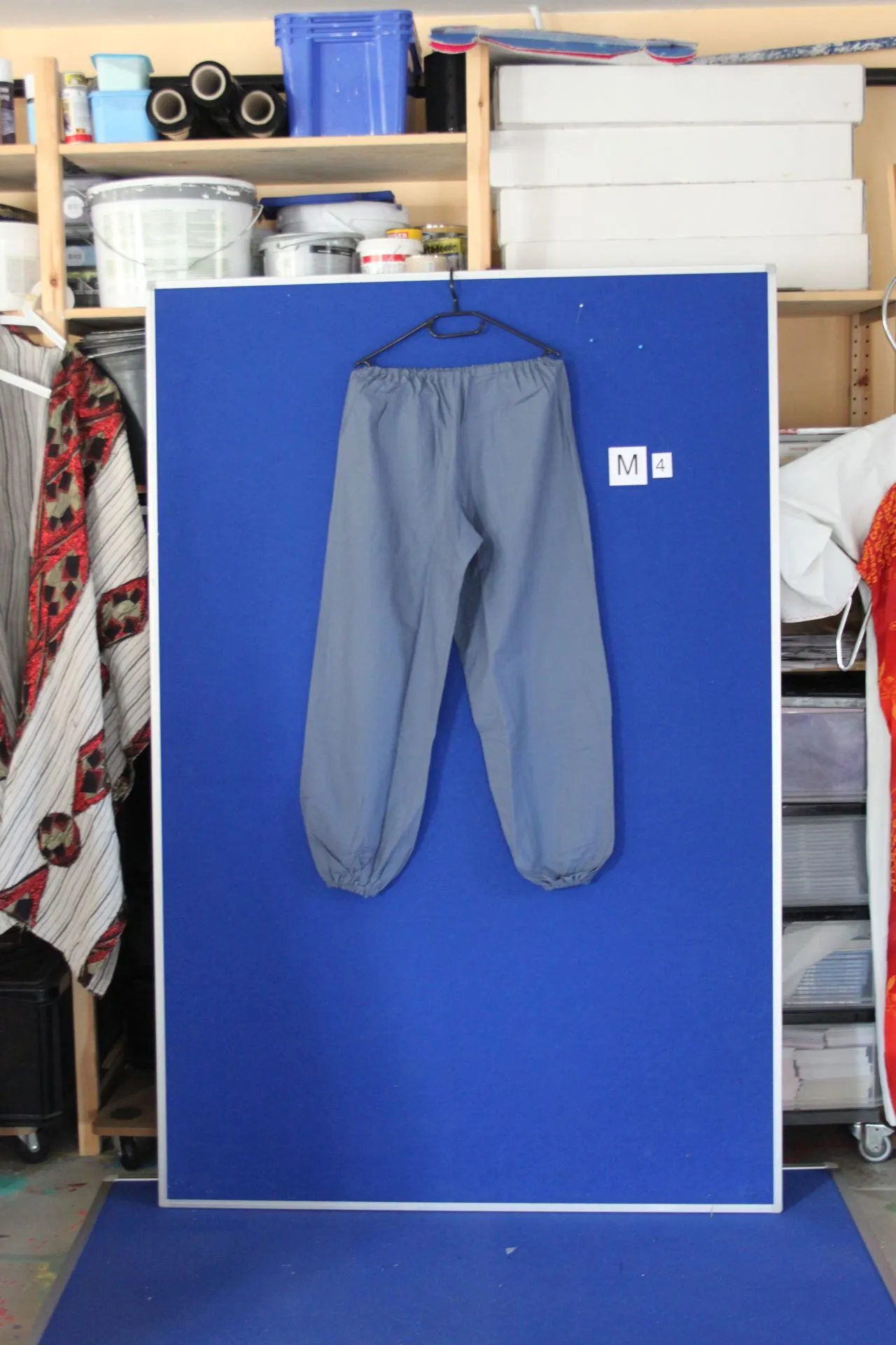 Kostüm 28 Hose grau