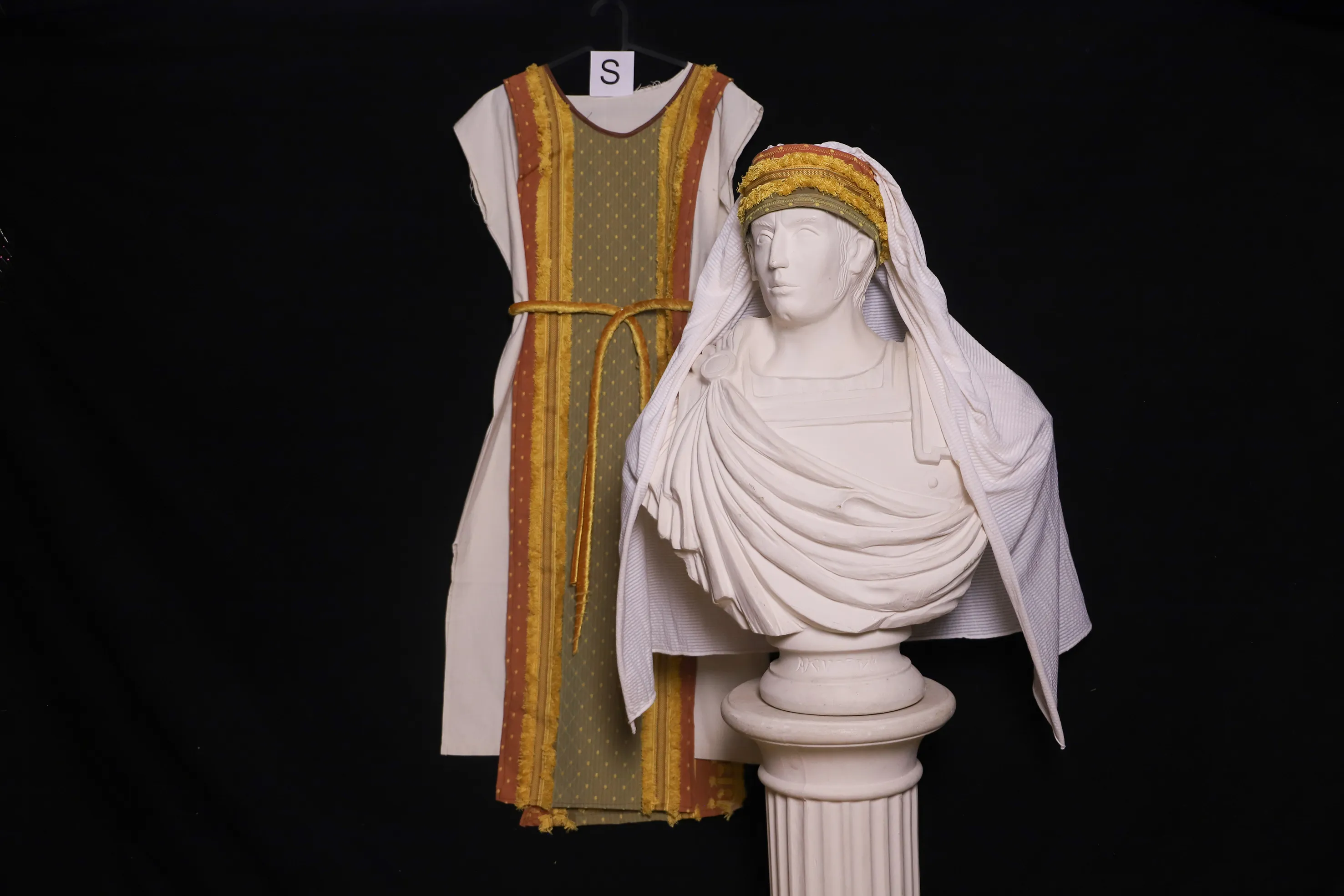 Verkleidung S mit Kopfbedeckung, weiss-bunt ( S01124 )