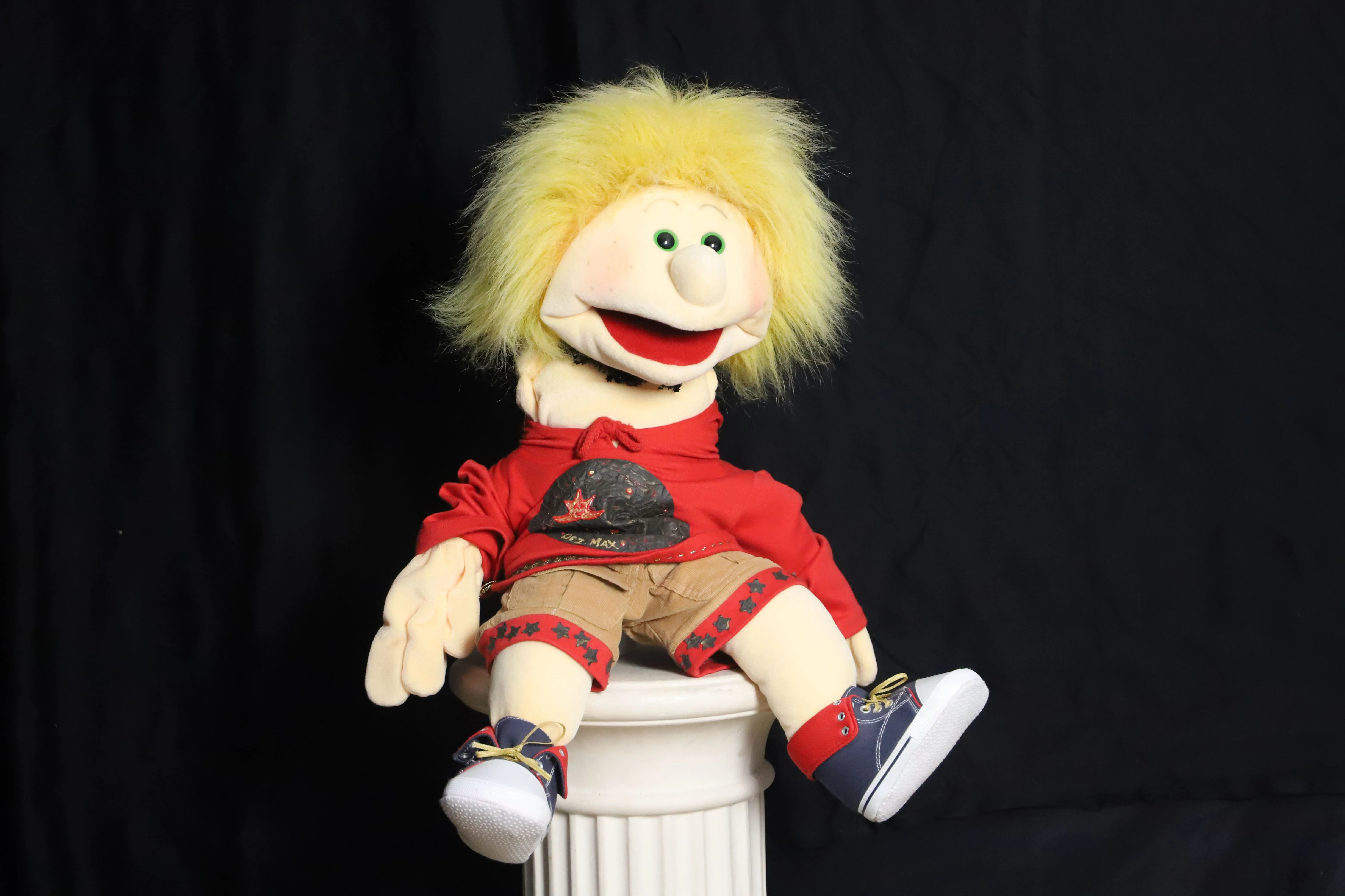 Handpuppe ( lustiges Kind blond mit roten Pulli )