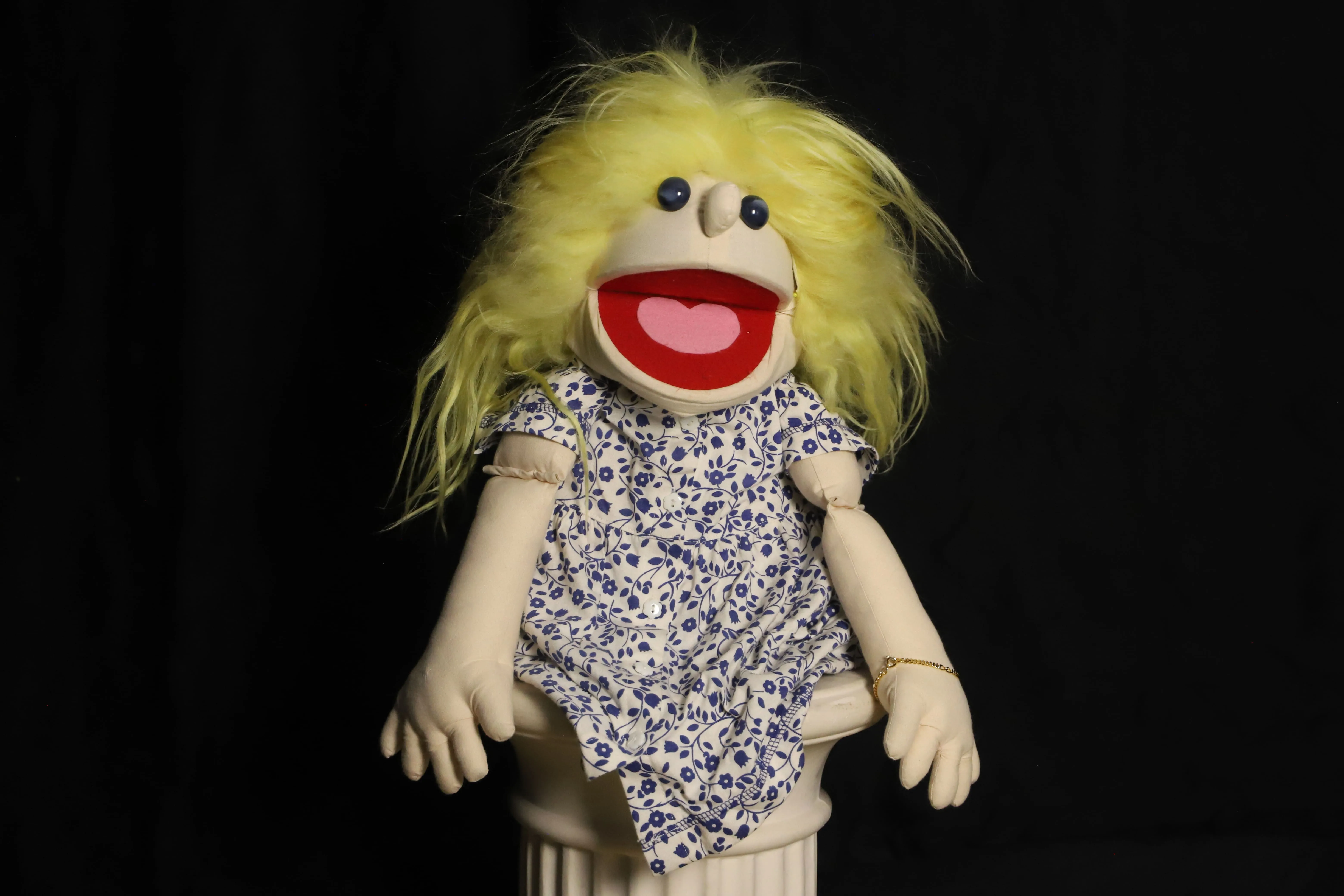 Handpuppe ( lustiges blondes Mädchen mit Blumenkleid )