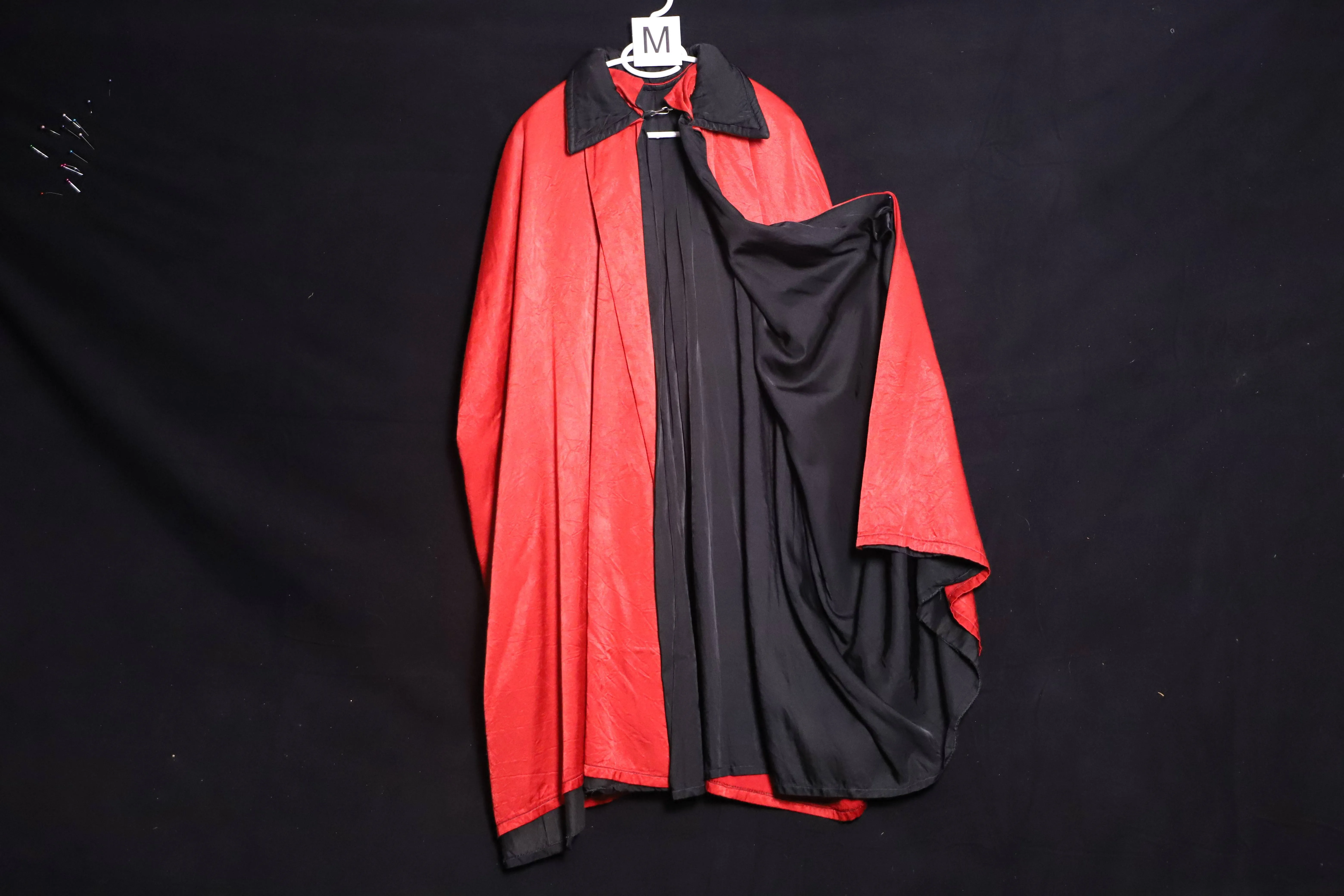 Test Umhang M, rot-schwarz (M0431)